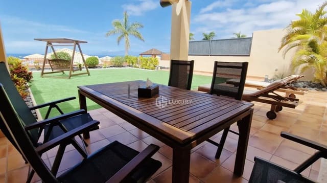 2 bedroom Villa for sale in La Caleta Adeje, Adeje with garage - € 1,280,000 (Ref: 9914903)