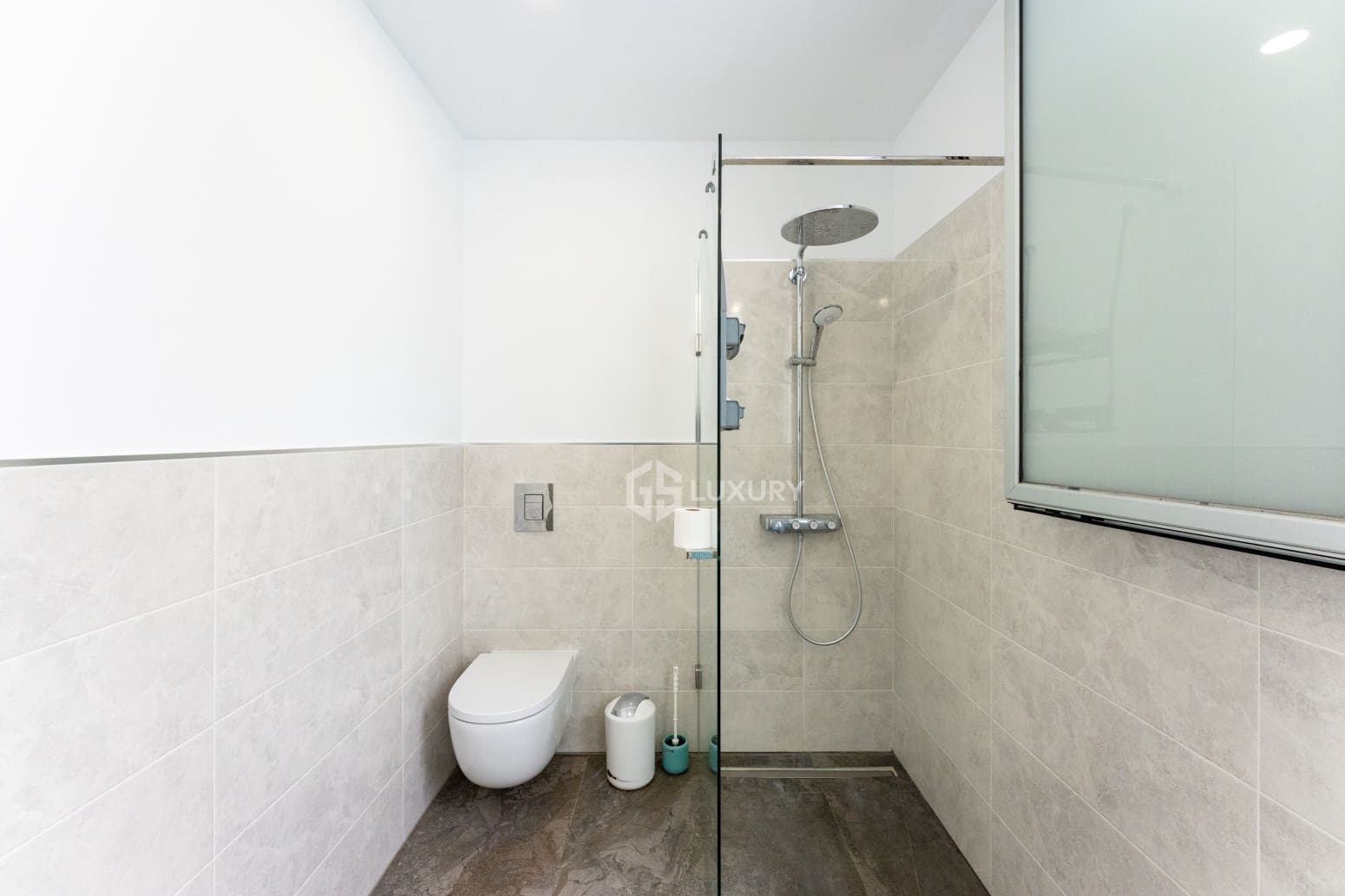 5 bedroom Villa for sale in Adeje with pool garage - € 1,990,000 (Ref: 9914904)