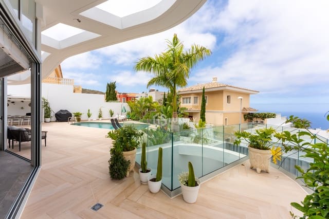 5 bedroom Villa for sale in Torviscas Centro y Alto, Adeje with pool garage - € 1,990,000 (Ref: 9914904)