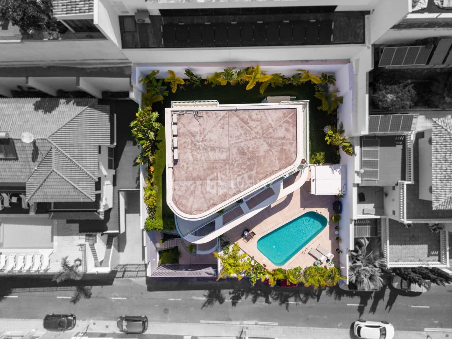 5 bedroom Villa for sale in Adeje with pool garage - € 1,990,000 (Ref: 9914904)