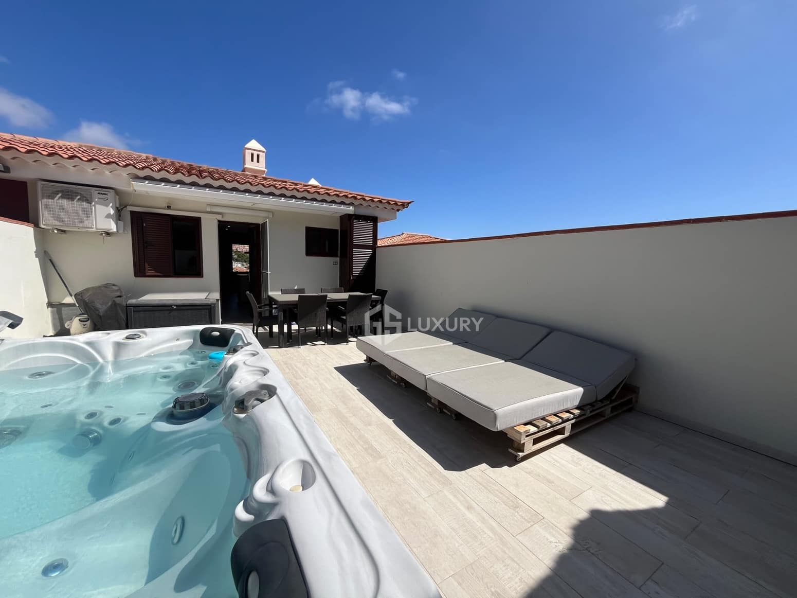 3 chambre Villa/Maison à vendre à Adeje avec garage - 469 000 € (Ref: 9918847)