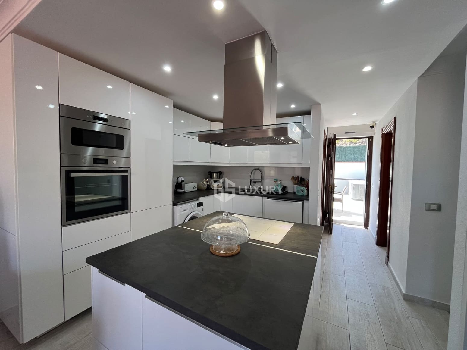 3 chambre Villa/Maison à vendre à Adeje avec garage - 469 000 € (Ref: 9918847)