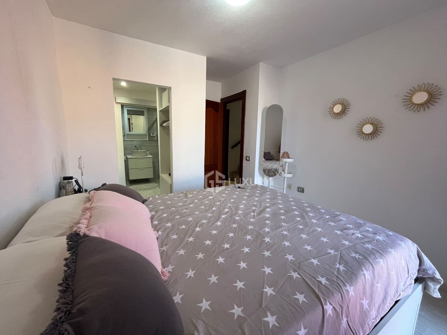 3 chambre Villa/Maison à vendre à Adeje avec garage - 469 000 € (Ref: 9918847)