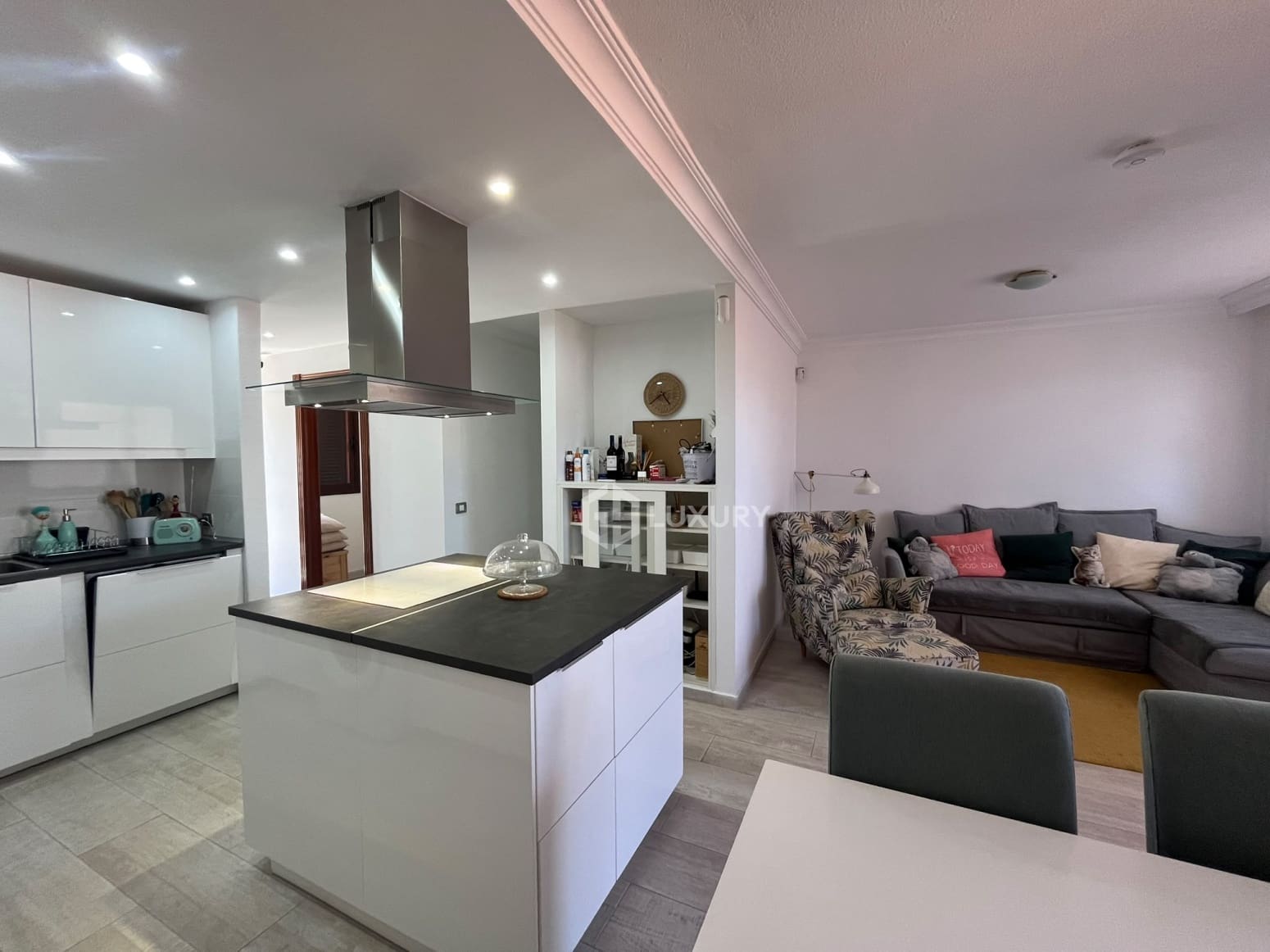3 chambre Villa/Maison à vendre à Adeje avec garage - 469 000 € (Ref: 9918847)