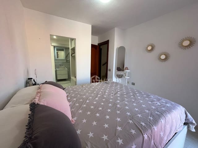3 chambre Villa/Maison à vendre à Playa de Fañabé Alto, Adeje avec garage - 469 000 € (Ref: 9918847)