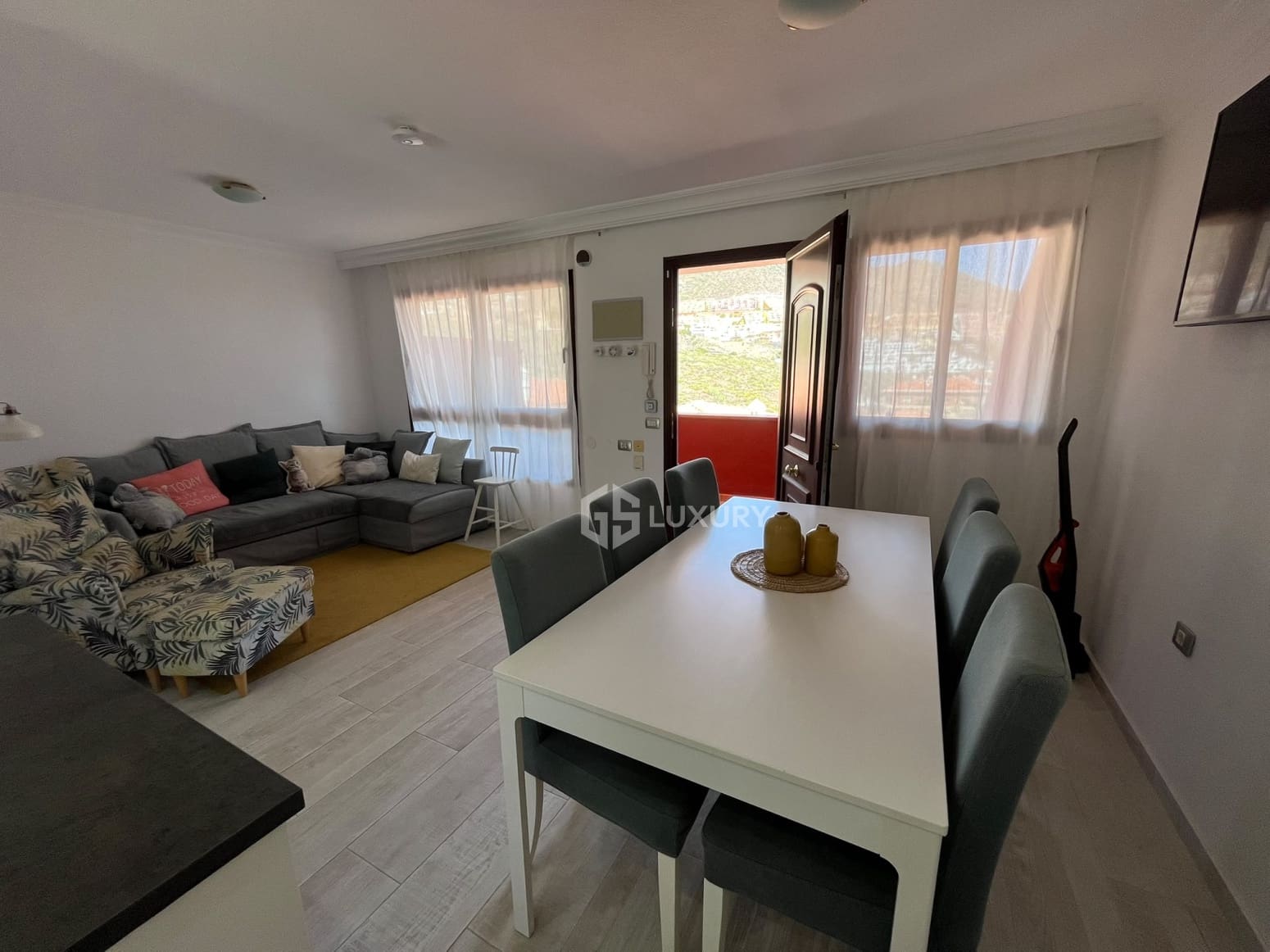 3 chambre Villa/Maison à vendre à Adeje avec garage - 469 000 € (Ref: 9918847)