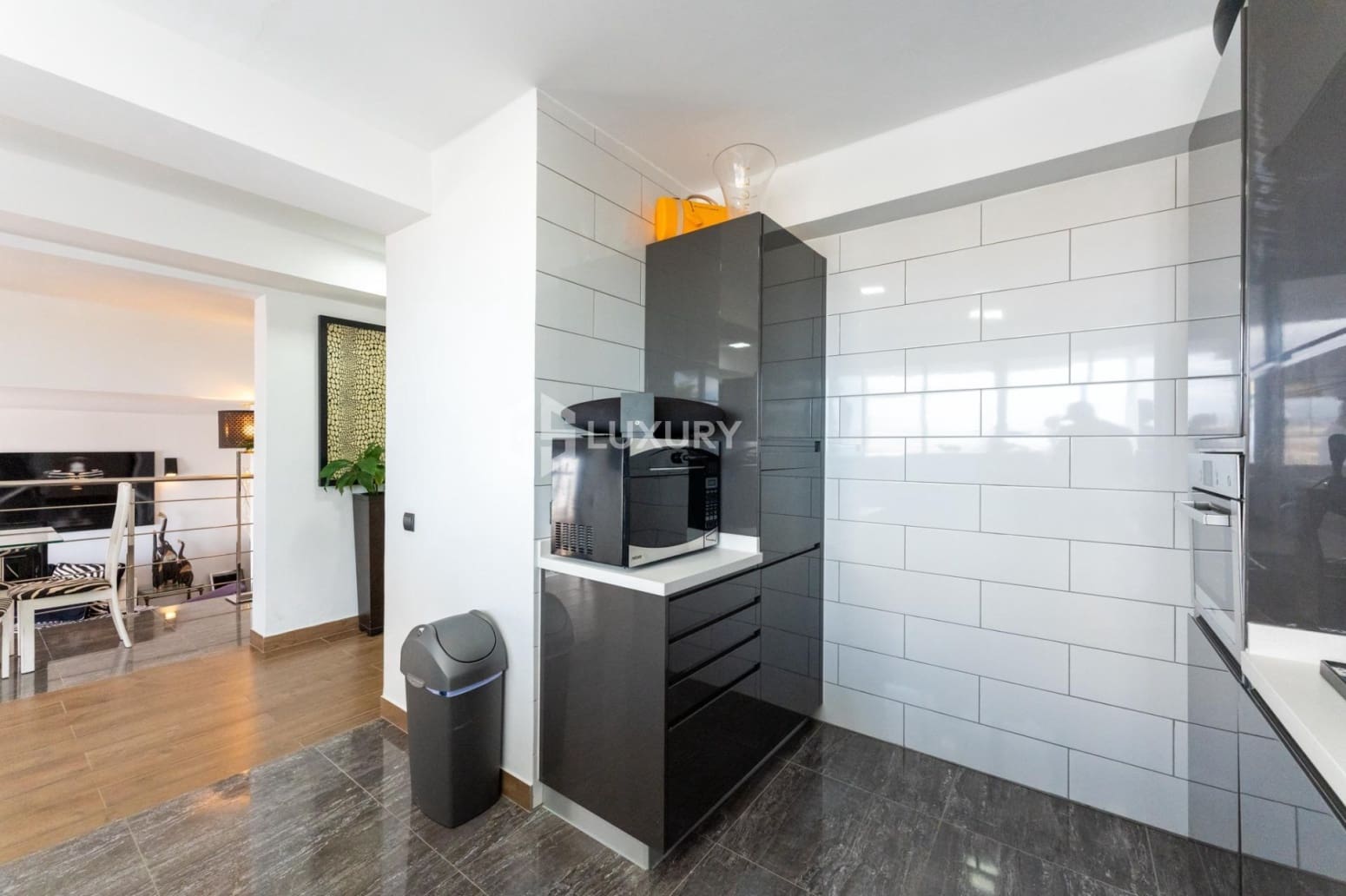7 chambre Villa/Maison à vendre à Adeje avec garage - 1 995 000 € (Ref: 9919040)
