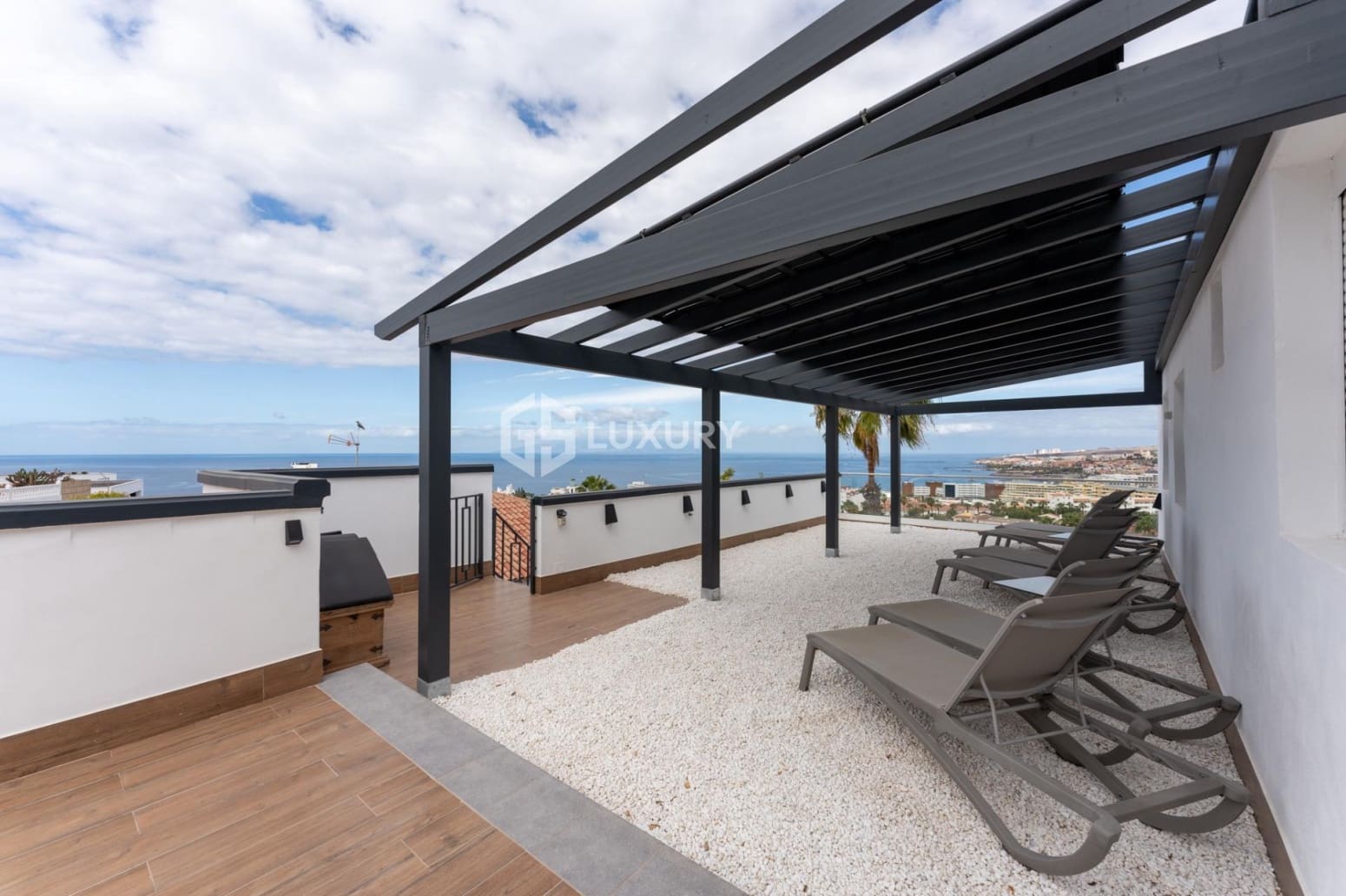 7 chambre Villa/Maison à vendre à Adeje avec garage - 1 995 000 € (Ref: 9919040)