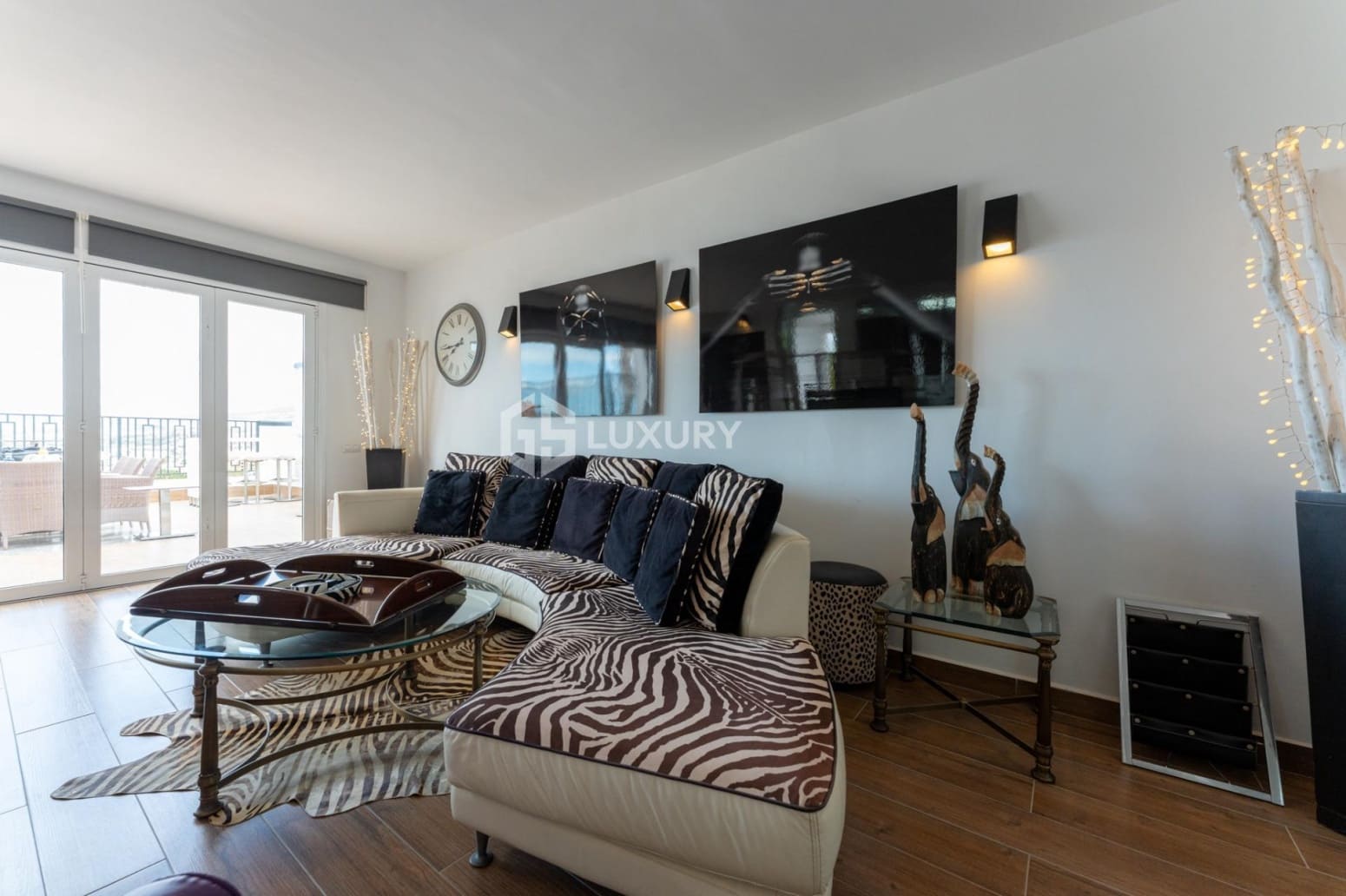 7 chambre Villa/Maison à vendre à Adeje avec garage - 1 995 000 € (Ref: 9919040)