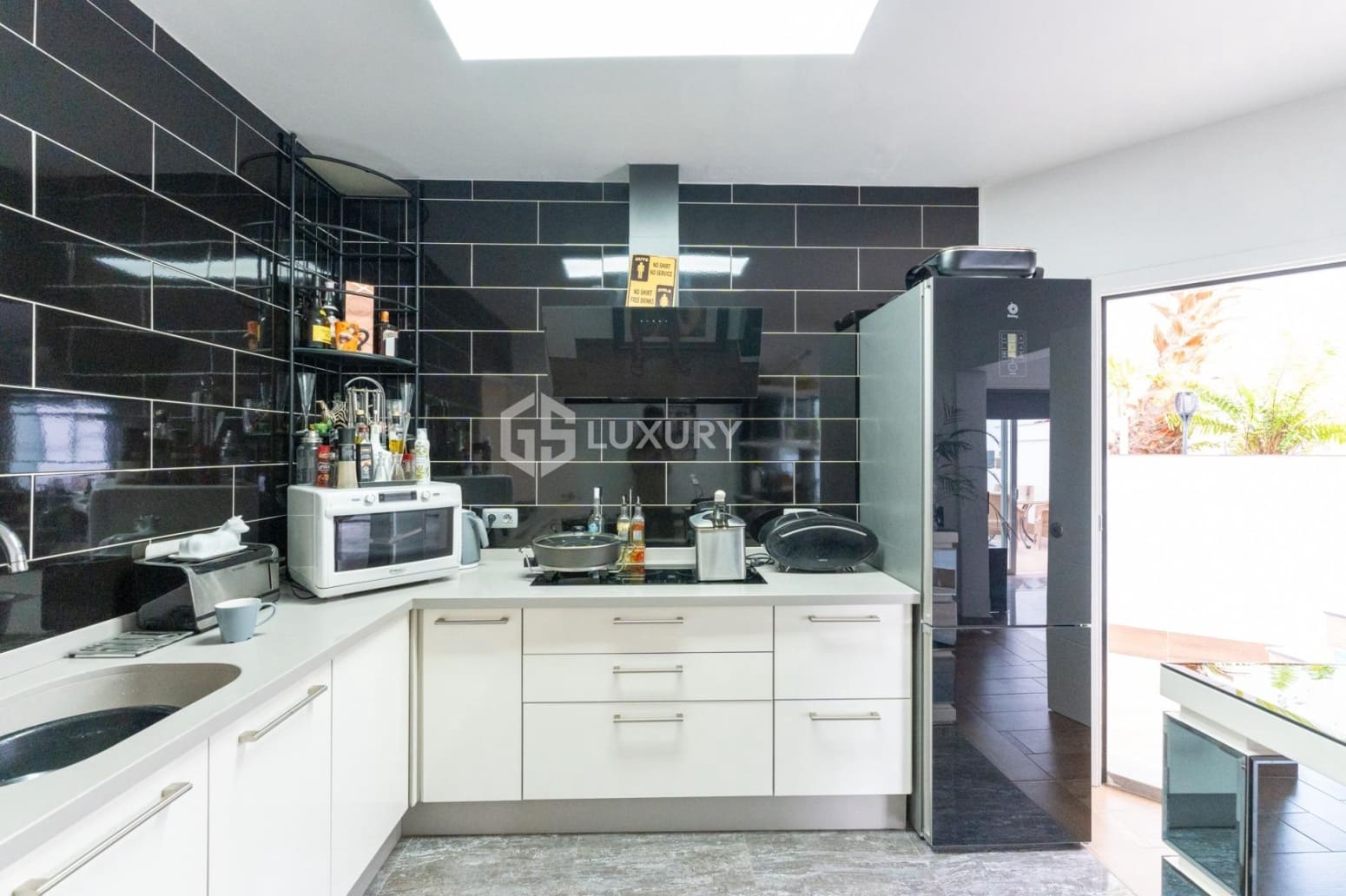7 chambre Villa/Maison à vendre à Adeje avec garage - 1 995 000 € (Ref: 9919040)