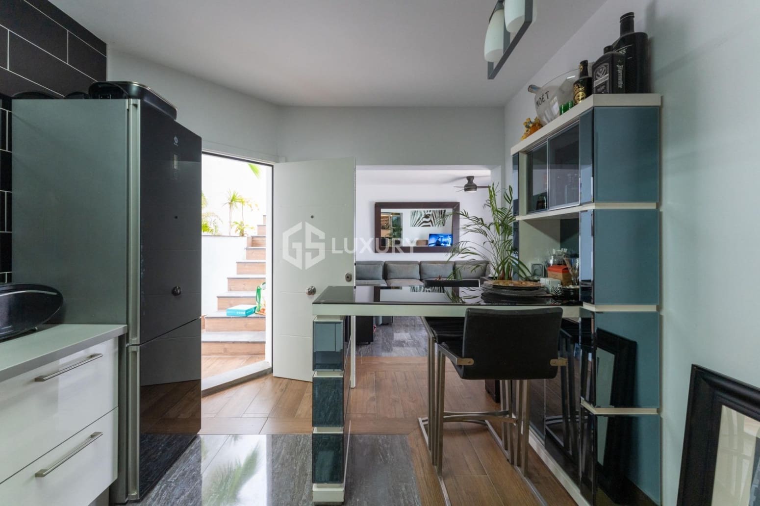 7 chambre Villa/Maison à vendre à Adeje avec garage - 1 995 000 € (Ref: 9919040)