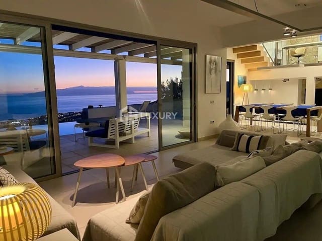 5 Zimmer Villa zu verkaufen in Torviscas Centro y Alto, Adeje mit Garage - 1.800.000 € (Ref: 9919041)