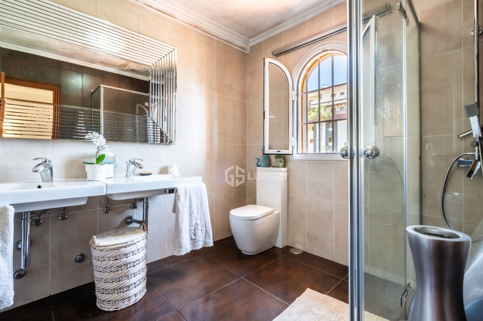 5 bedroom Villa for sale in Adeje - € 2,200,001 (Ref: 9928393)