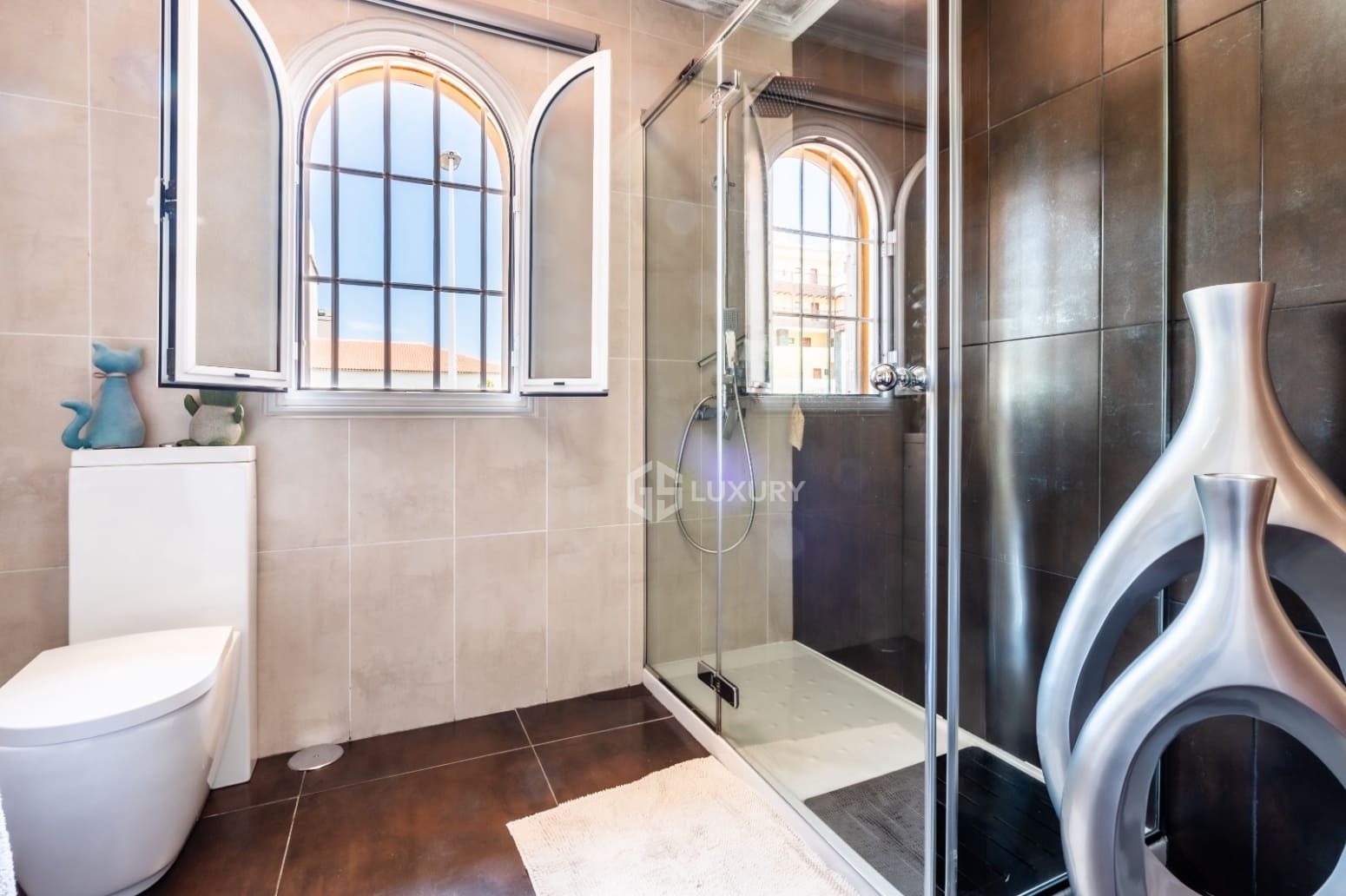 5 bedroom Villa for sale in Adeje - € 2,200,001 (Ref: 9928393)