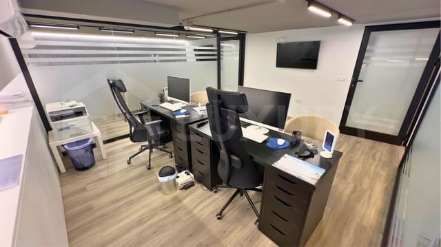 Comercial para arrendar em La Caleta Adeje, Adeje - 1 500 € (Ref: 9946661)