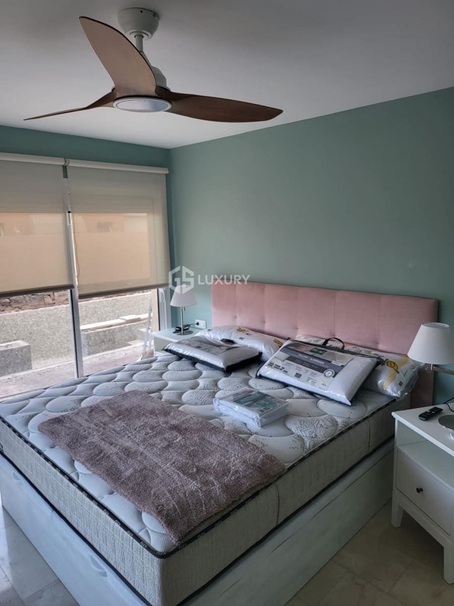 3 bedroom Villa for sale in Adeje with garage - € 1,300,000 (Ref: 9948797)