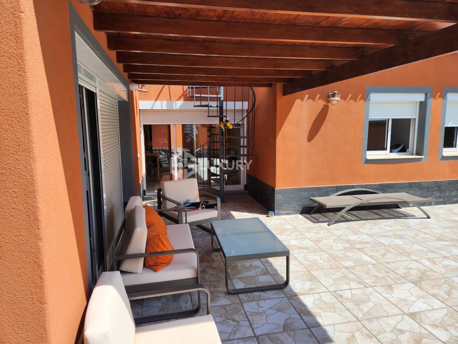 3 bedroom Villa for sale in Adeje with garage - € 1,300,000 (Ref: 9948797)