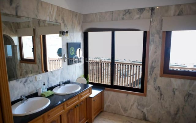 6 sovrum Villa till salu i Los Gigantes, Santiago del Teide - 3 900 000 € (Ref: 9950578)