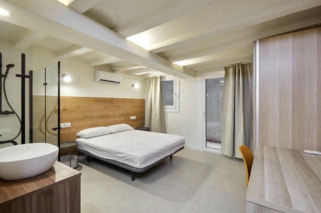 Leilighet til salgs i El Raval, Barcelona by - € 950 000 (Ref: 9640742)