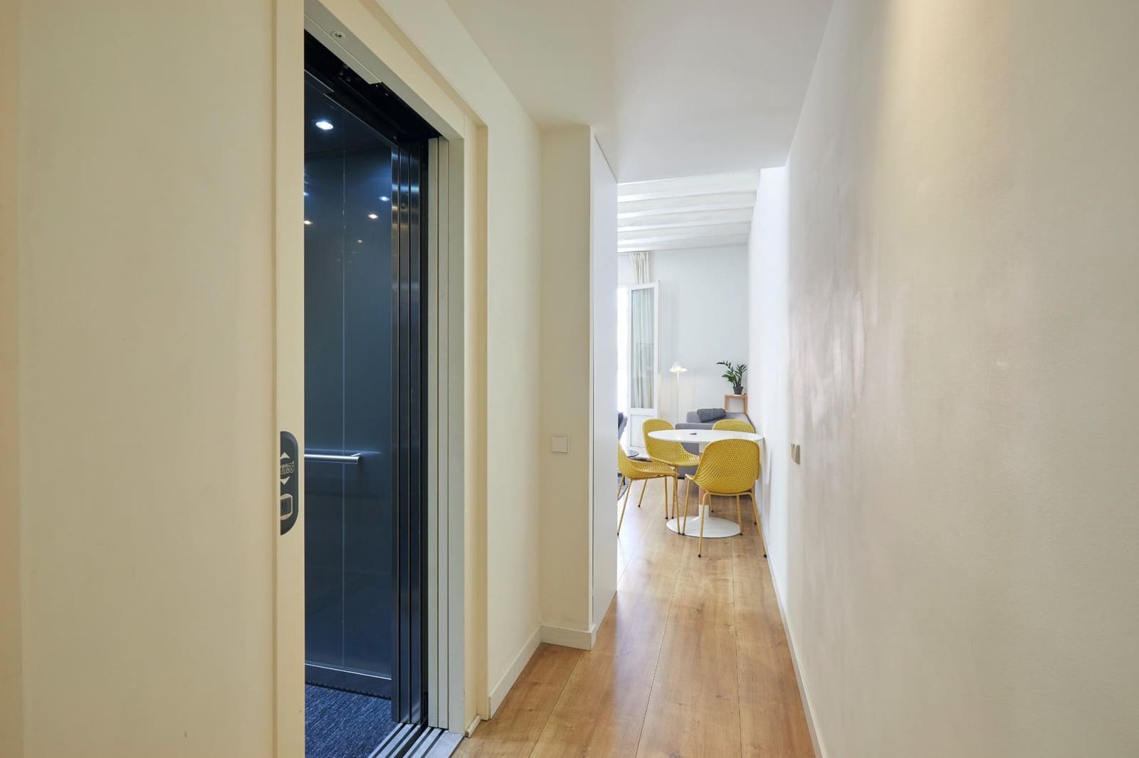 2 bedroom Flat for sale in Barcelona city - € 522,500 (Ref: 9640748)