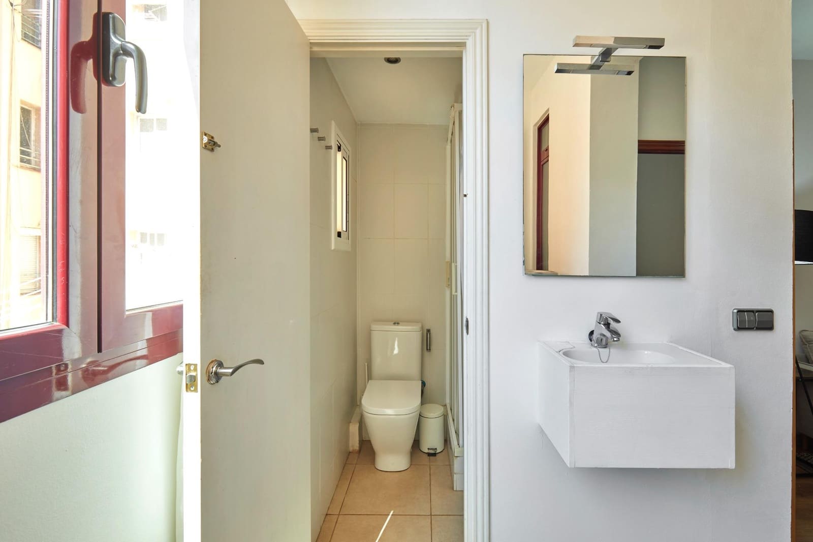 4 soverom Leilighet til leie i Barcelona by - € 1 850 (Ref: 9640758)