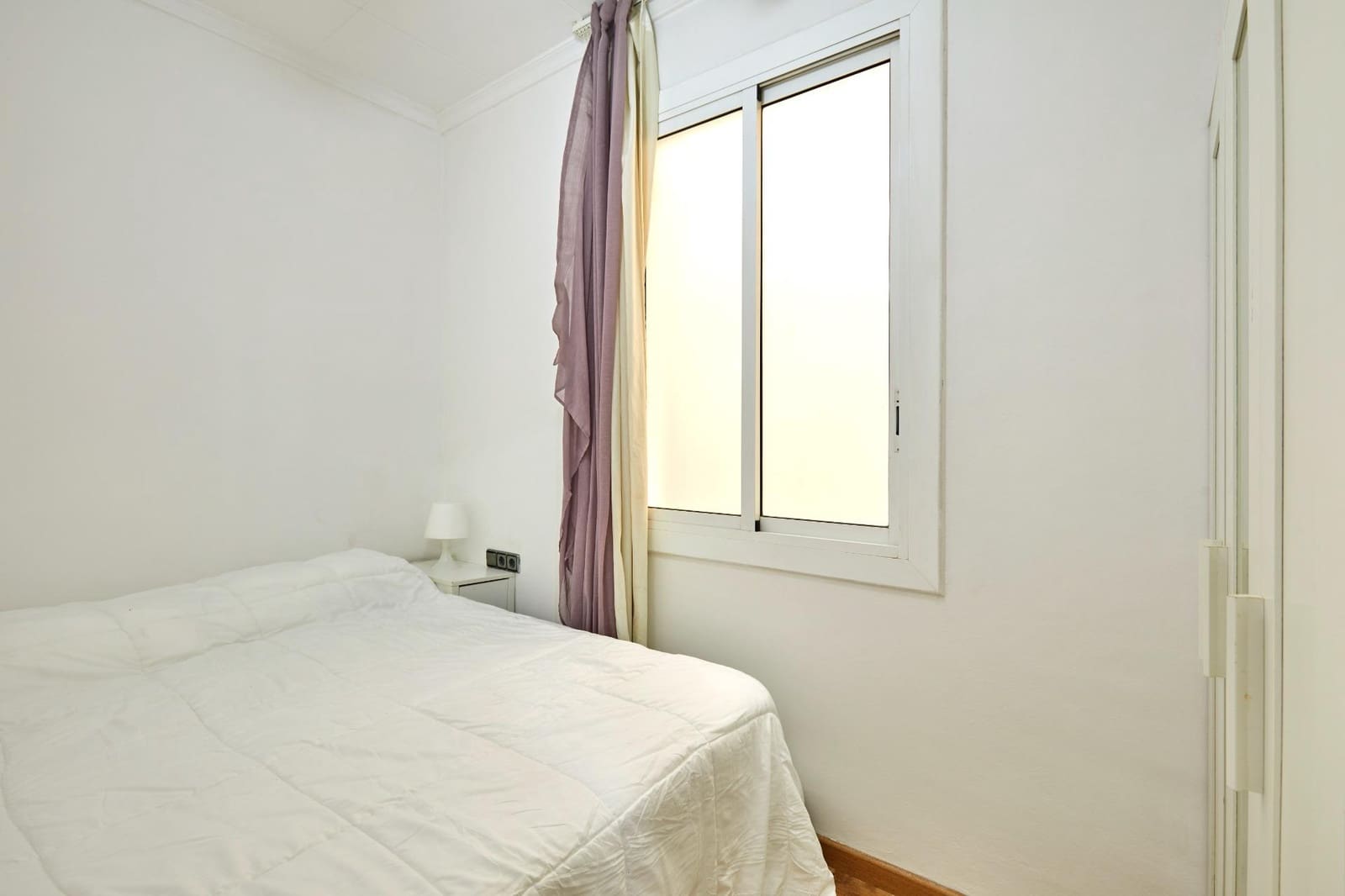4 soverom Leilighet til leie i Barcelona by - € 1 850 (Ref: 9640758)