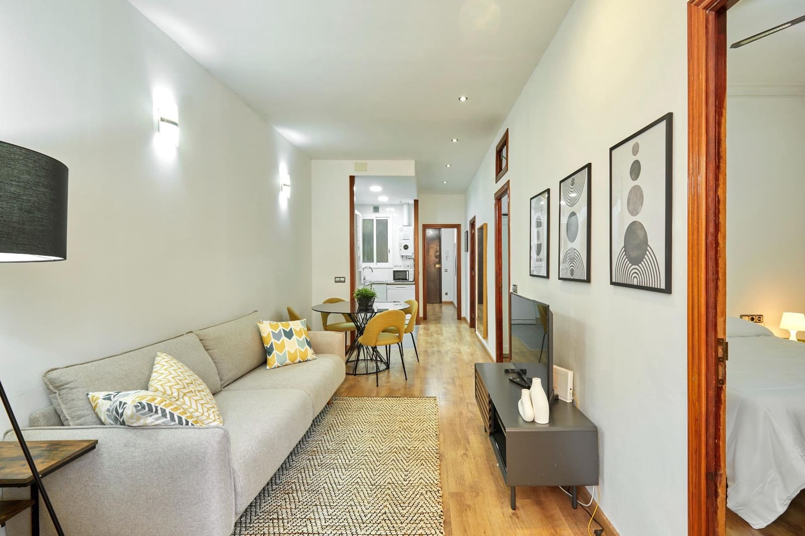 4 soverom Leilighet til leie i Barcelona by - € 1 850 (Ref: 9640758)