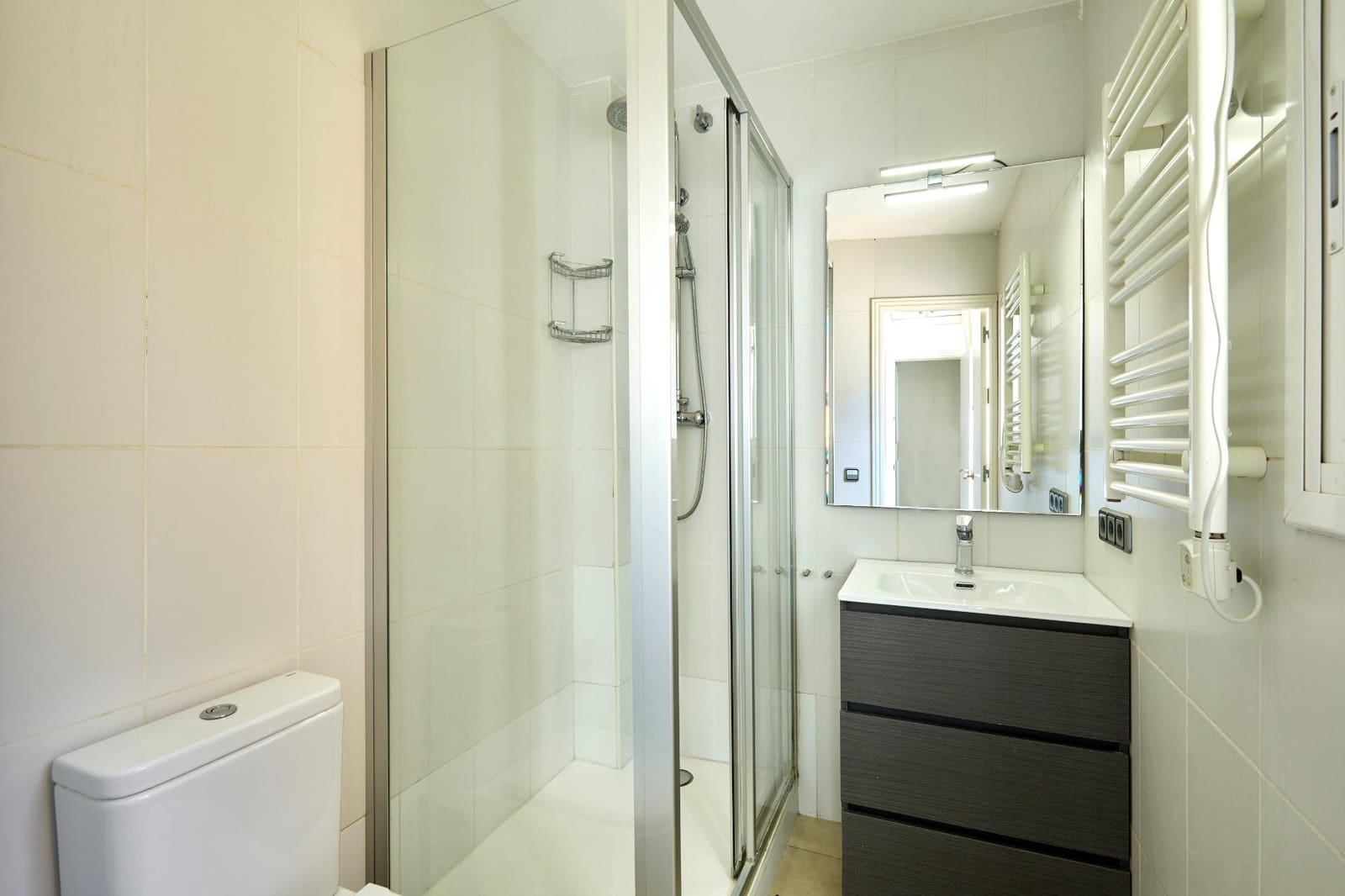 4 soverom Leilighet til leie i Barcelona by - € 1 850 (Ref: 9640758)