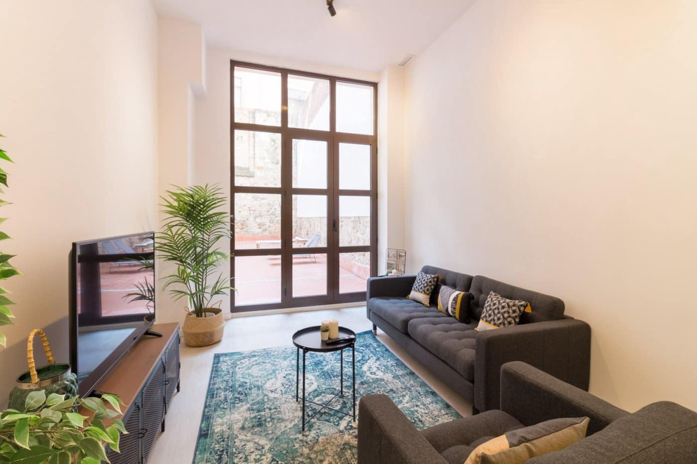 3 soverom Leilighet til leie i Barcelona by - € 1 850 (Ref: 9640759)