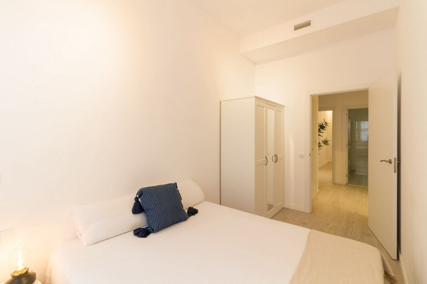 3 soverom Leilighet til leie i Barcelona by - € 1 850 (Ref: 9640759)