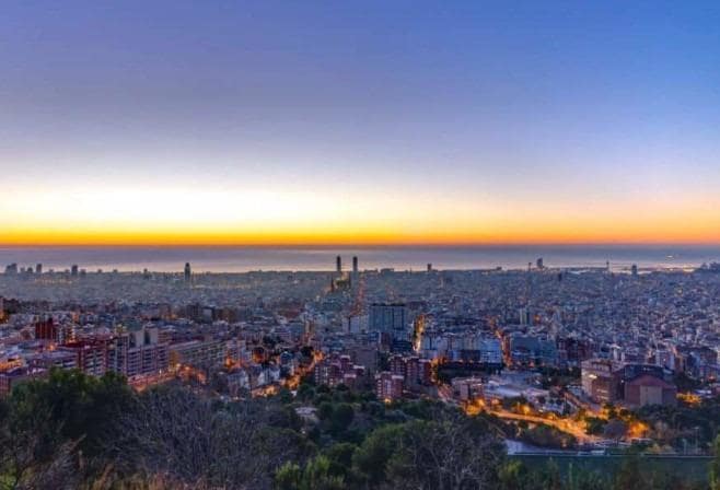 Kaupallinen myytävänä paikassa Barcelona kaupunki - 380 000 € (Ref: 9640760)