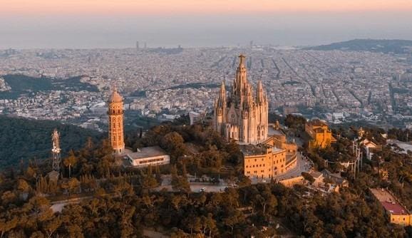 Kaupallinen myytävänä paikassa Barcelona kaupunki - 380 000 € (Ref: 9640760)