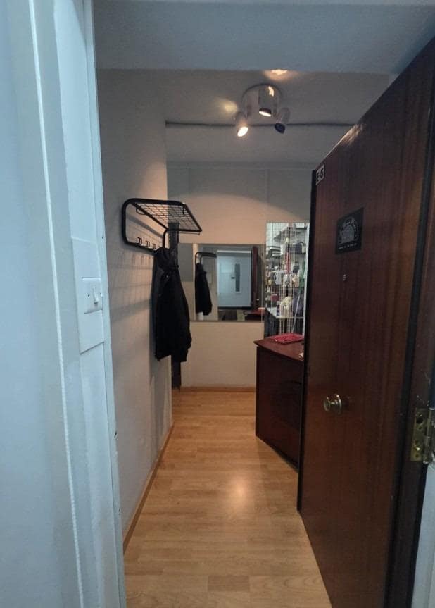 Erhverv til leje i Barcelona by - € 850 (Ref: 9640768)