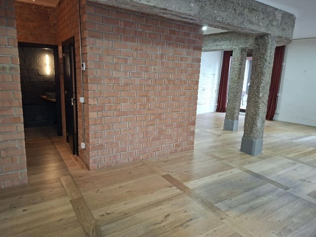 Kommersiell att hyra i Barcelona stad - 1 400 € (Ref: 9640769)