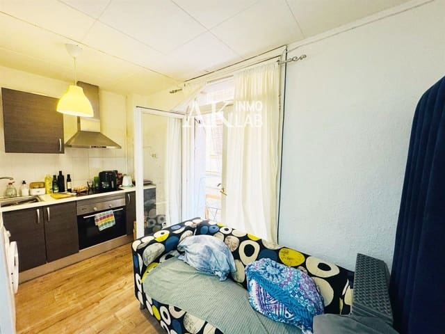 1 bedroom Flat for sale in El Raval, Barcelona city - € 126,000 (Ref: 9646192)
