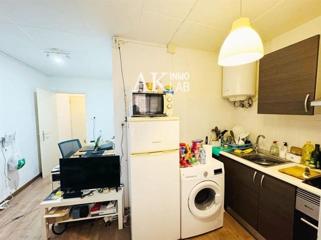 1 bedroom Flat for sale in El Raval, Barcelona city - € 126,000 (Ref: 9646192)