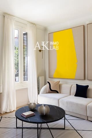 2 bedroom Flat for sale in La Dreta de L'Eixample, Barcelona city - € 675,000 (Ref: 9646199)