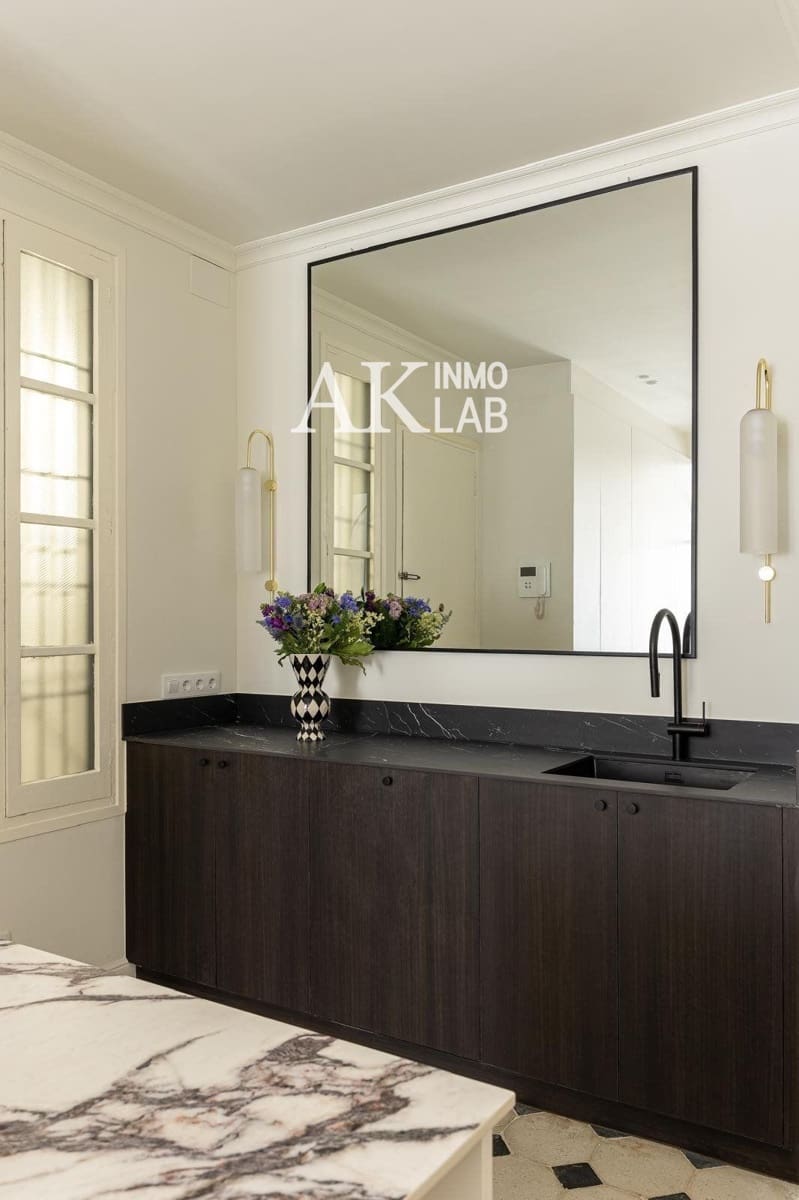 2 slaapkamer Flat te koop in Barcelona stad - € 675.000 (Ref: 9646199)