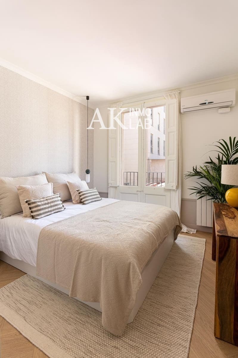 2 slaapkamer Flat te koop in Barcelona stad - € 675.000 (Ref: 9646199)