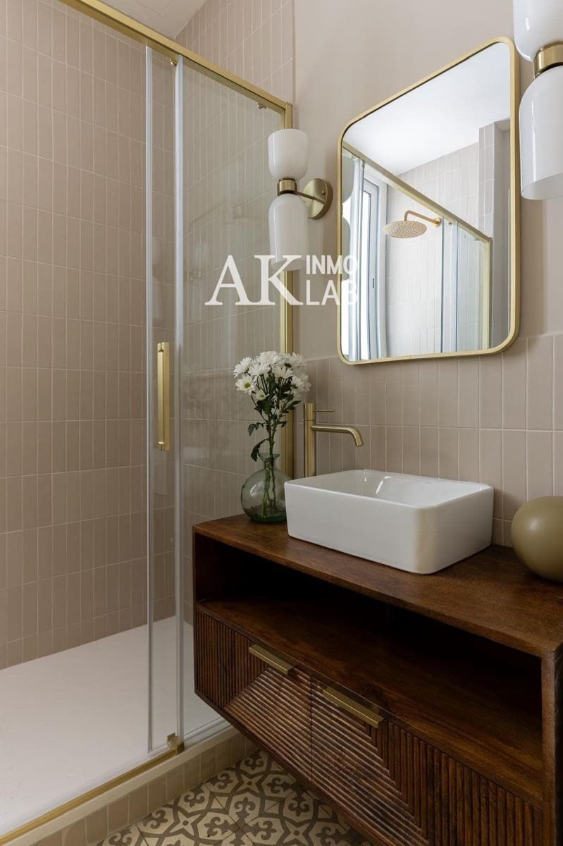 2 slaapkamer Flat te koop in Barcelona stad - € 675.000 (Ref: 9646199)