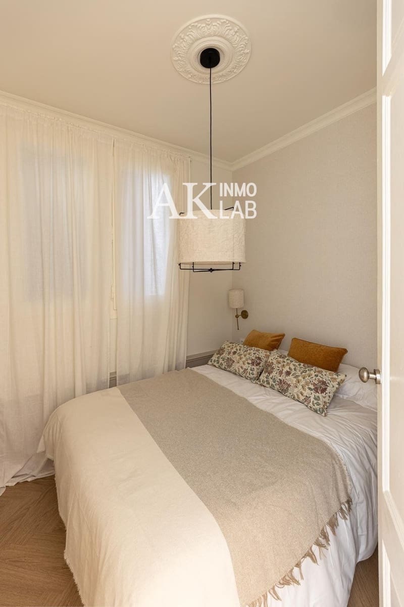 2 slaapkamer Flat te koop in Barcelona stad - € 675.000 (Ref: 9646199)