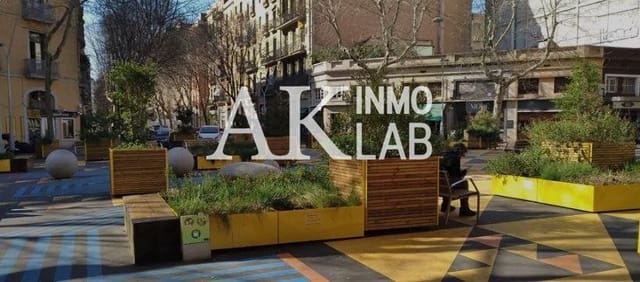 Commercial for sale in Sant Antoni, Barcelona city - € 355,000 (Ref: 9646202)