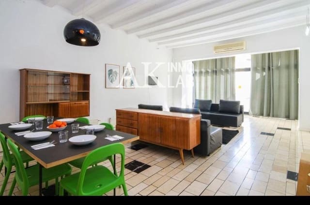 Flat for sale in El Raval, Barcelona city - € 930,000 (Ref: 9646203)