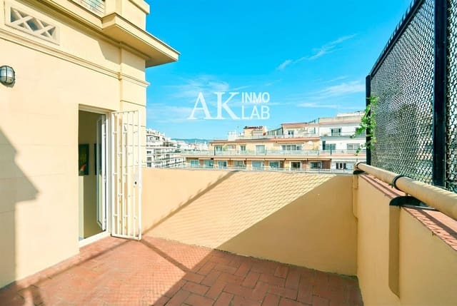 4 chambre Penthouse à vendre à Sant Antoni, Barcelone ville - 630 000 € (Ref: 9646208)