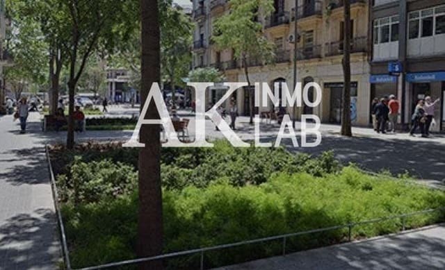 Commercial for sale in Sant Antoni, Barcelona city - € 380,000 (Ref: 9646212)