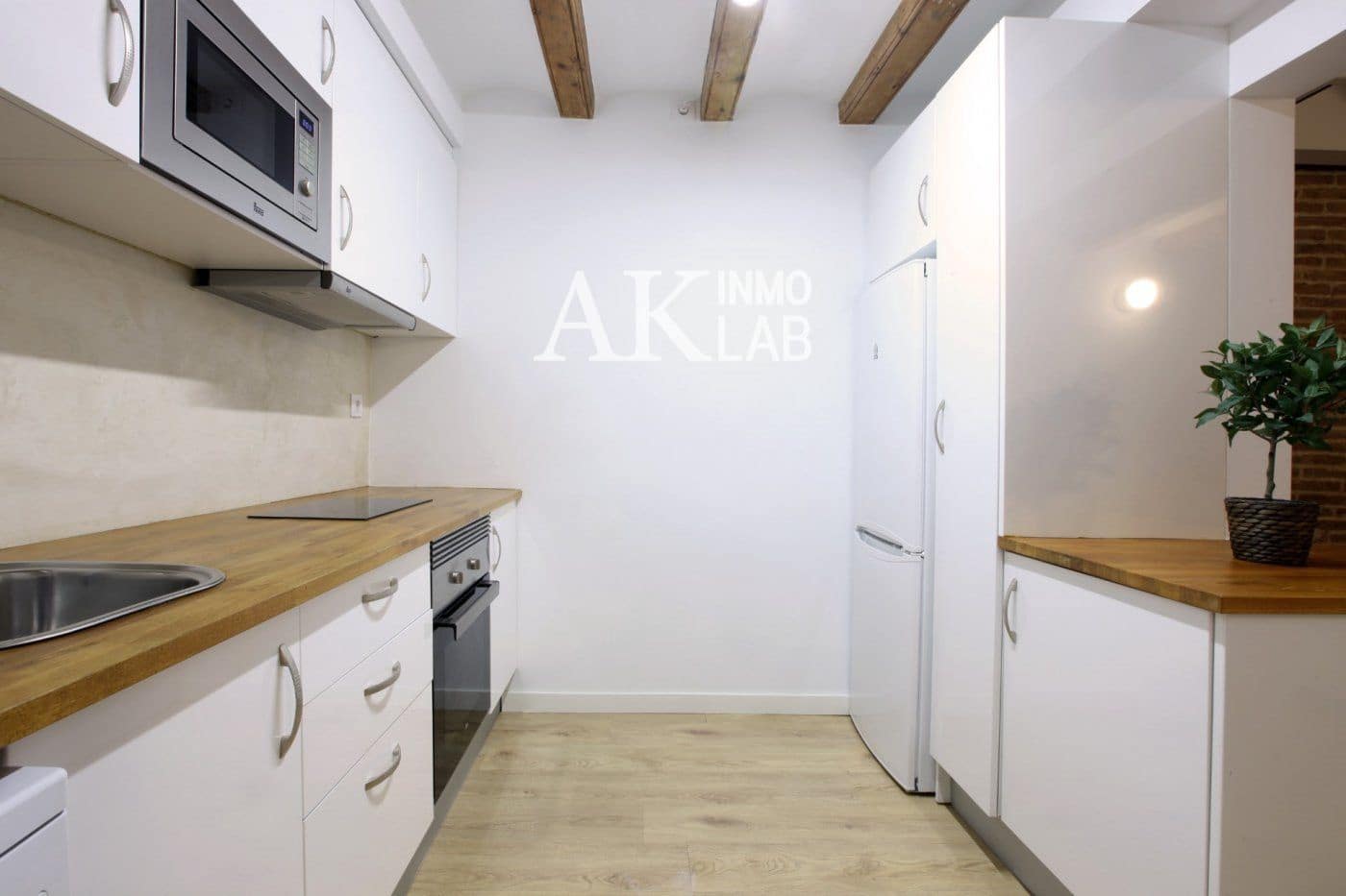 2 slaapkamer Flat te koop in Barcelona stad - € 310.000 (Ref: 9676508)