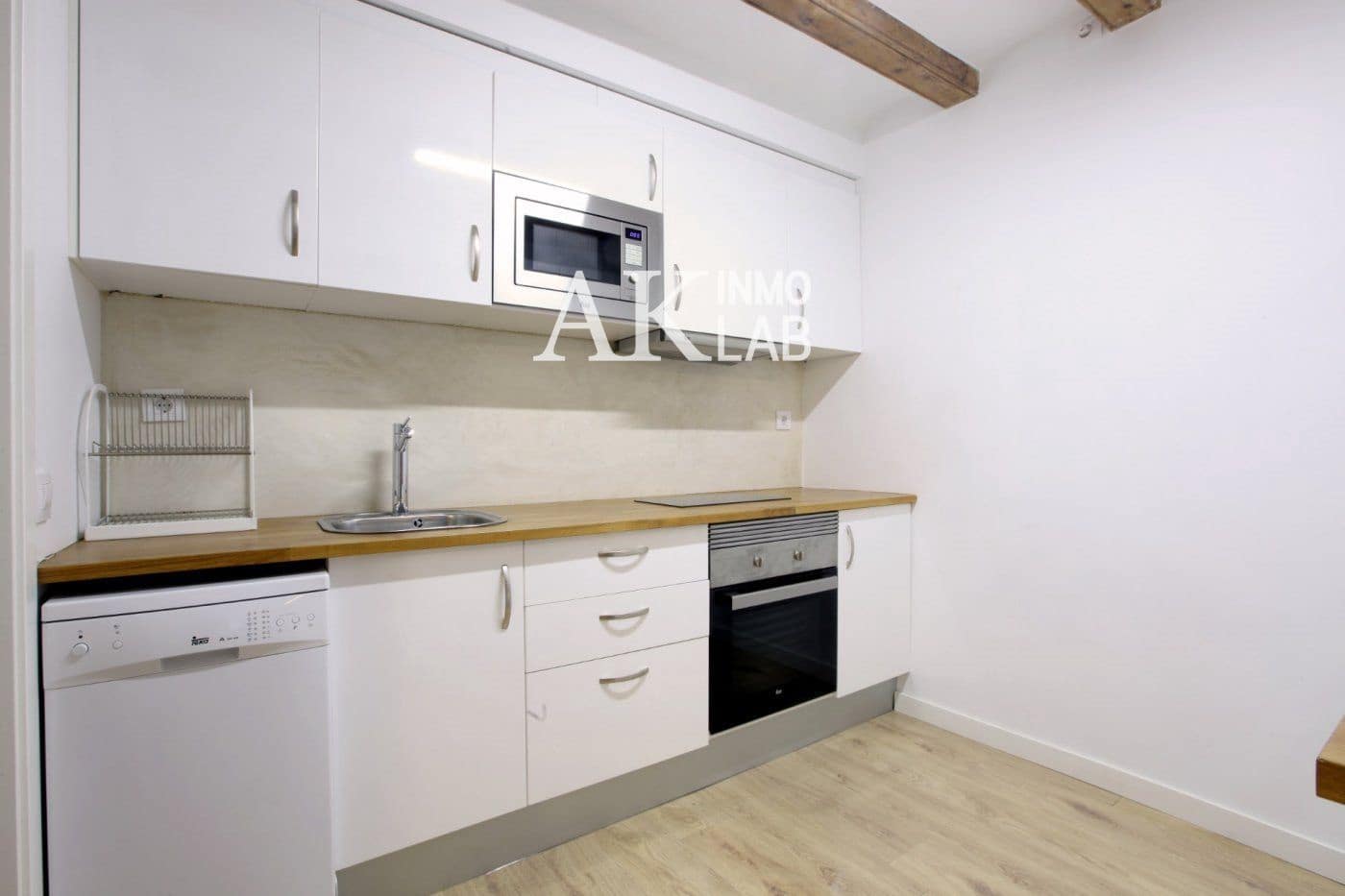 2 slaapkamer Flat te koop in Barcelona stad - € 310.000 (Ref: 9676508)