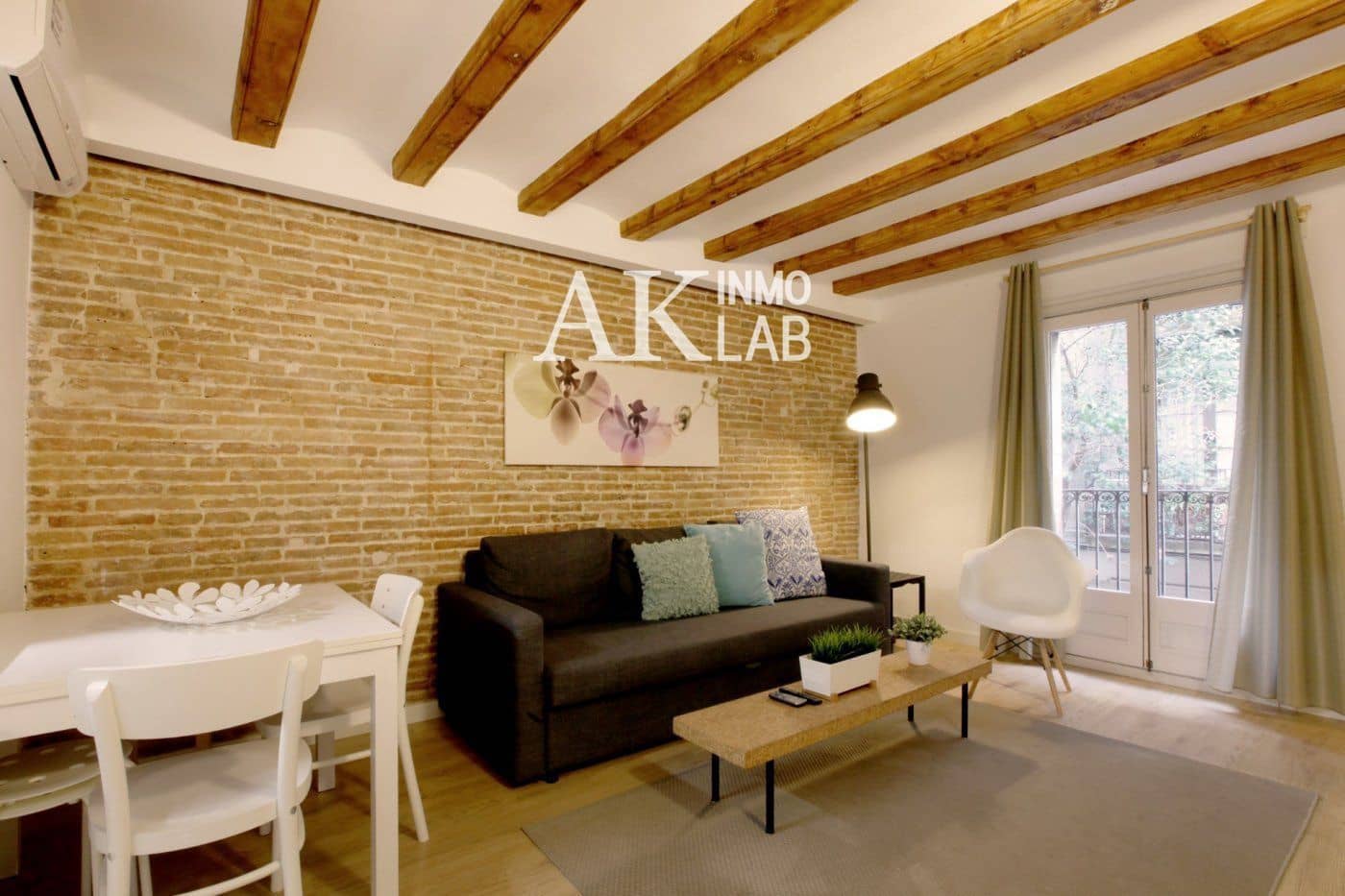 2 slaapkamer Flat te koop in Barcelona stad - € 310.000 (Ref: 9676508)