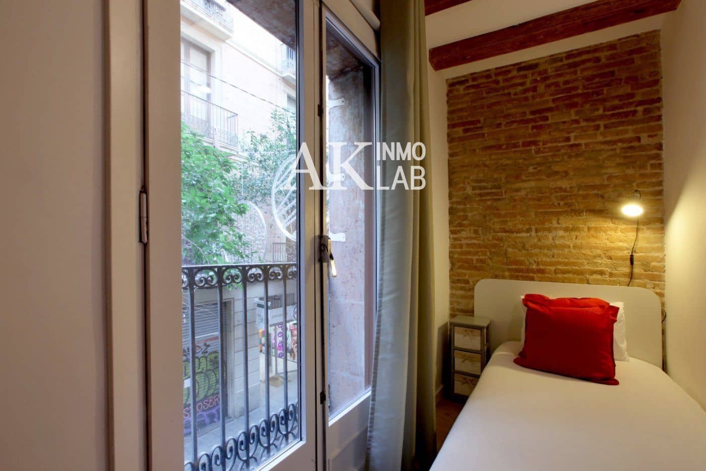 2 slaapkamer Flat te koop in Barcelona stad - € 310.000 (Ref: 9676508)