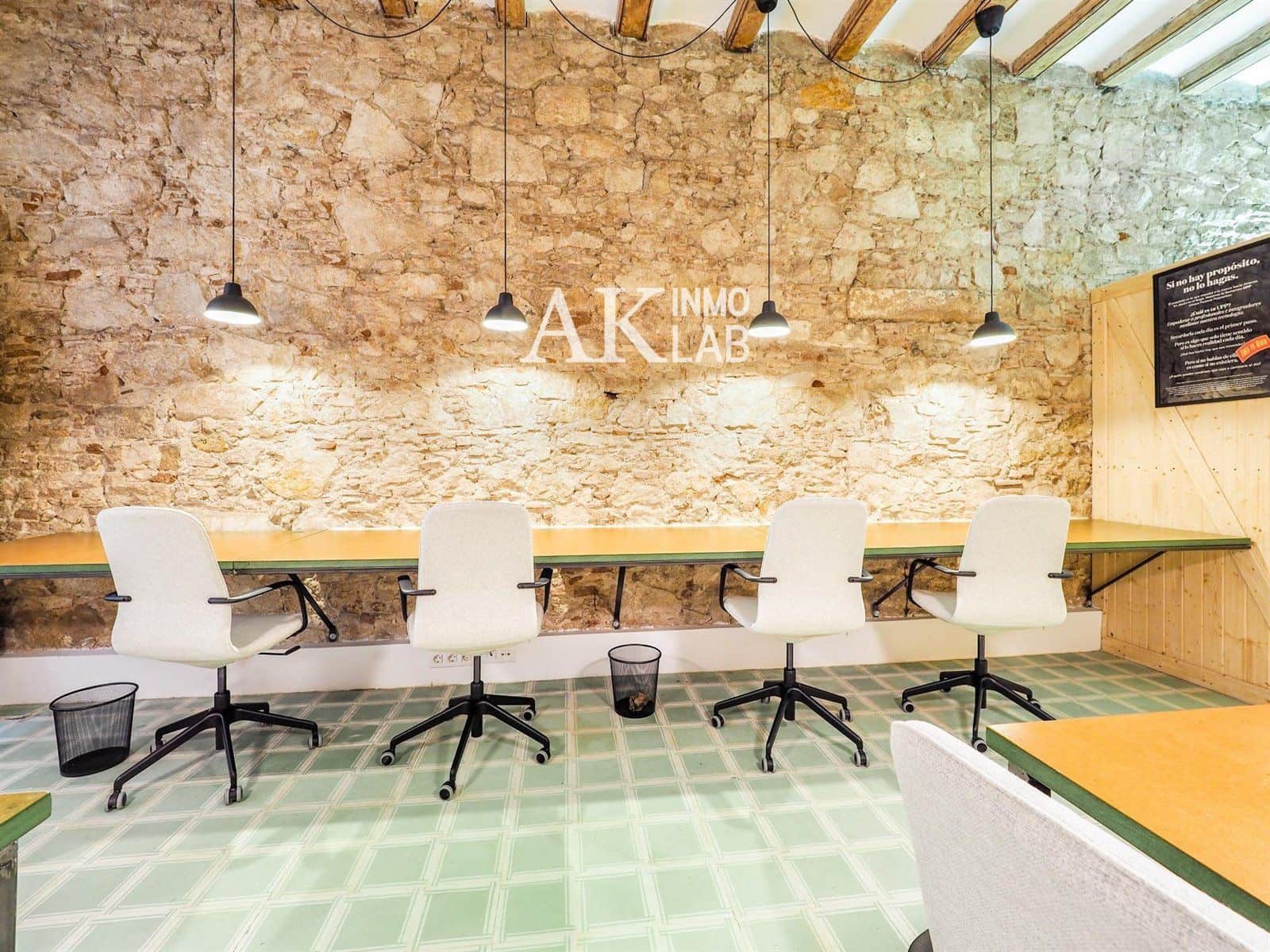 Local Commercial à louer à Barcelone ville - 1 300 € (Ref: 9694277)